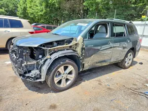 Toyota Highlander 3.5L 6 2013