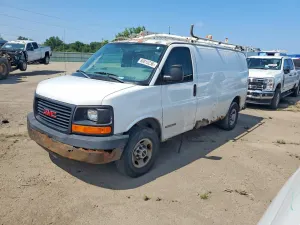 GMC Savana 4.8L 8 2005