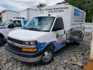 Chevrolet Express 6.6L 8 2025