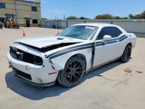 Dodge Challenger 5.7L 8 2012