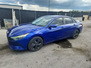 Hyundai Elantra 2.0L 4 2022