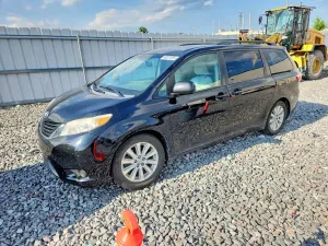 Toyota Sienna 3.5L 6 2015