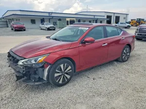 Nissan Altima 2.5L 4 2020