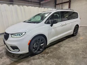 Chrysler Pacifica 3.6L 6 2025