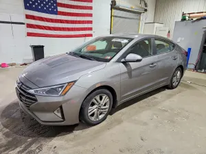 Hyundai Elantra 2.0L 4 2020