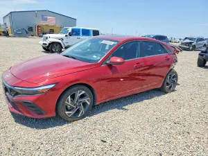 Hyundai Elantra 2.0L 4 2025