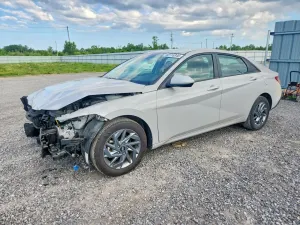 Hyundai Elantra 2.0L 4 2025