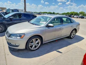 Volkswagen Passat 2.0L 4 2013
