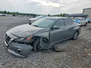 Nissan Altima 2.5L 4 2020