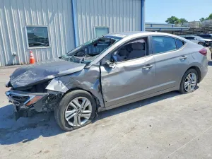 Hyundai Elantra 2.0L 4 2020