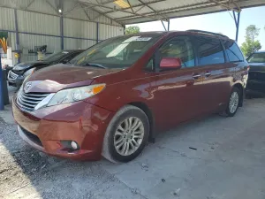 Toyota Sienna 3.5L 6 2014