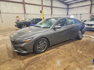 Hyundai Elantra 2.0L 4 2024