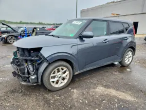 Kia Soul 2.0L 4 2021