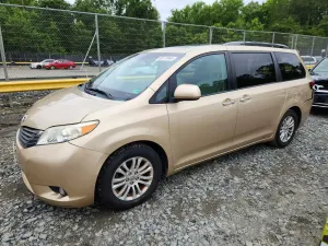 Toyota Sienna 3.5L 6 2011