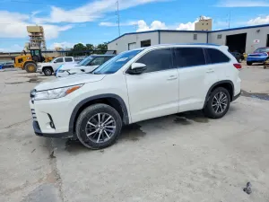 Toyota Highlander 3.5L 6 2017