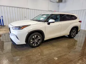 Toyota Highlander 3.5L 6 2021