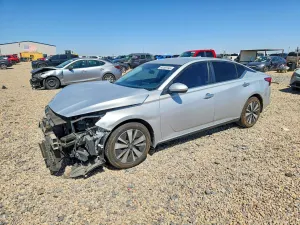 Nissan Altima 2.5L 4 2021