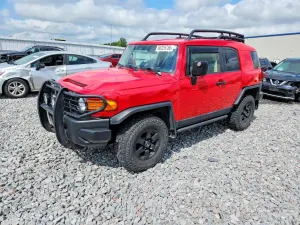 Toyota FJ Cruiser 4.0L 6 2012