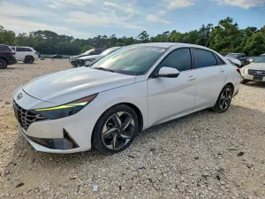 Hyundai Elantra 2.0L 4 2021