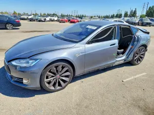 Tesla Model S 2013