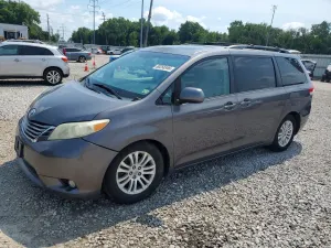 Toyota Sienna 3.5L 6 2011