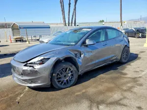 Tesla Model 3 2025
