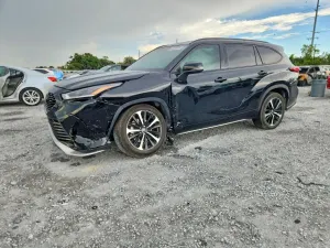 Toyota Highlander 3.5L 6 2021