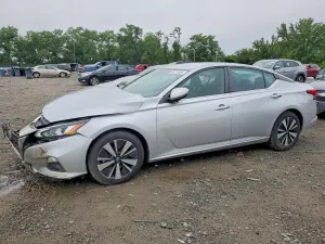 Nissan Altima 2.5L 4 2021