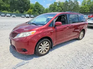 Toyota Sienna 3.5L 6 2017