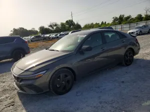 Hyundai Elantra 2.0L 4 2026