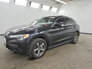 Alfa Romeo Stelvio 2.0L 4 2021