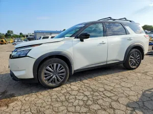 Nissan Pathfinder 3.5L 6 2023