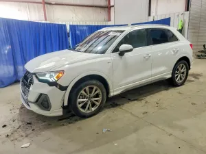 Audi Q3 2.0L 4 2025