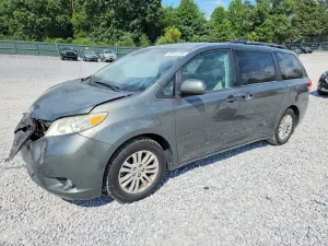 Toyota Sienna 3.5L 6 2012