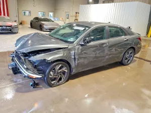 Hyundai Elantra 2.0L 4 2025