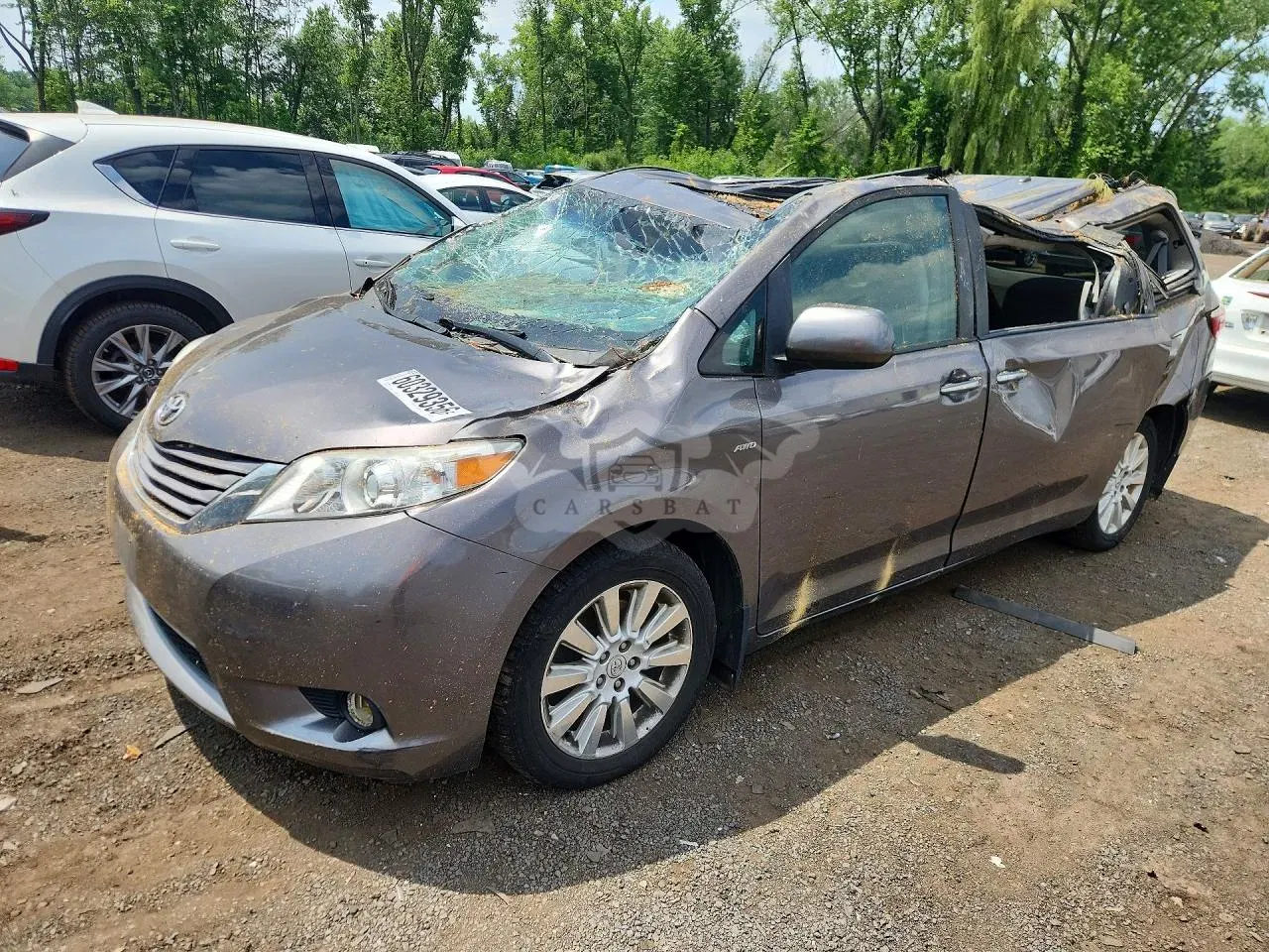 Toyota Sienna 3.5L 6 2016