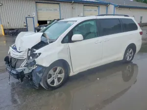 Toyota Sienna 3.5L 6 2017