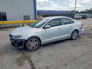 Volkswagen Jetta 2.0L 4 2013