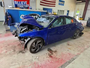 Hyundai Elantra 2.0L 4 2025