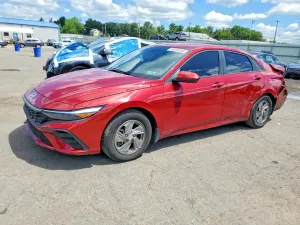 Hyundai Elantra 2.0L 4 2025