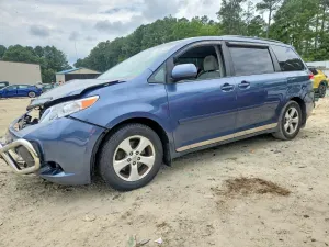 Toyota Sienna 3.5L 6 2014