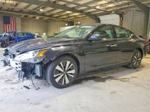Nissan Altima 2.5L 4 2019