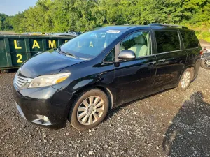 Toyota Sienna 3.5L 6 2015