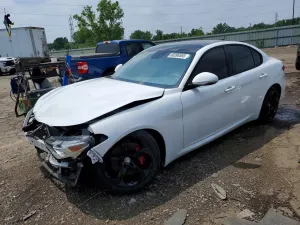 Alfa Romeo Giulia 2.0L 4 2018
