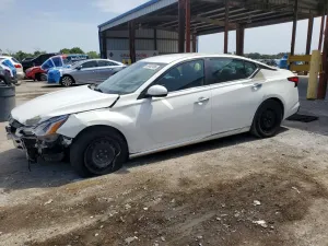 Nissan Altima 2.5L 4 2020