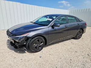 Hyundai Elantra 2.0L 4 2023