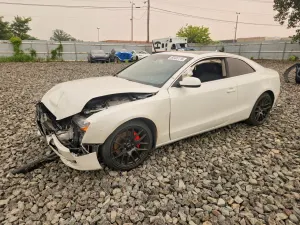 Audi A5 2.0L 4 2012