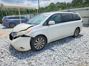 Toyota Sienna 3.5L 6 2012