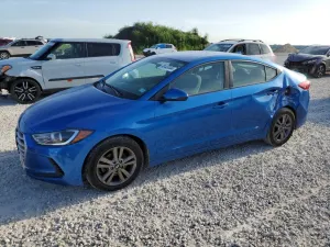 Hyundai Elantra SE 2.0L 4 2017