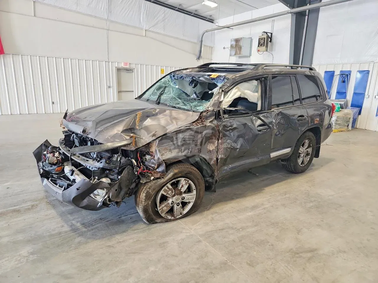 Toyota Land Cruiser 5.7L 8 2013